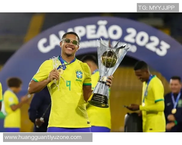 巴媒报道罗克因发布恐同言论被起诉或面临5到10场禁赛处罚 巴媒报道罗克因发布恐同言论被起诉或面临5到10场禁赛处罚