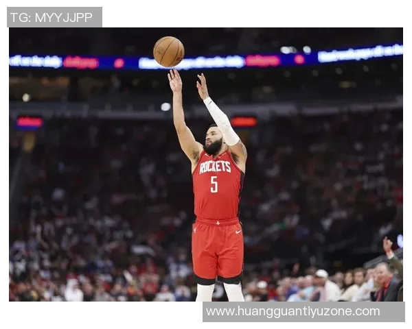 老鹰新赛季阵容身高优势明显13名球员均超2米03