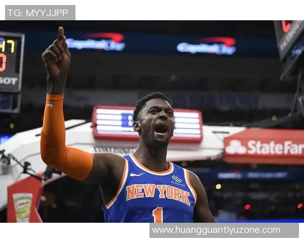 波蒂斯半场表现抢眼三分球命中率高达100贡献11分与3个篮板